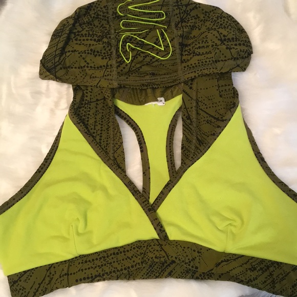 Zumba Fitness Other - 💚 Mini Sale! Zumba Hooded Sports Bra - discontinued